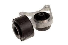 Bracket RH Transmission Mount Freelander (New Part No. KHC500080)